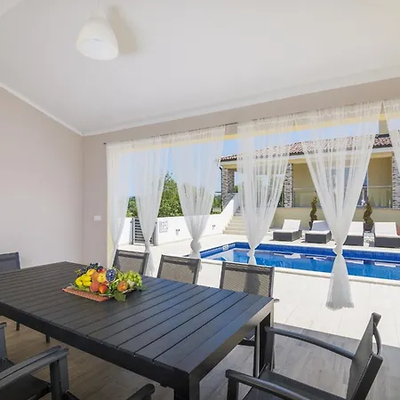 Land Willa Labin (Istria)